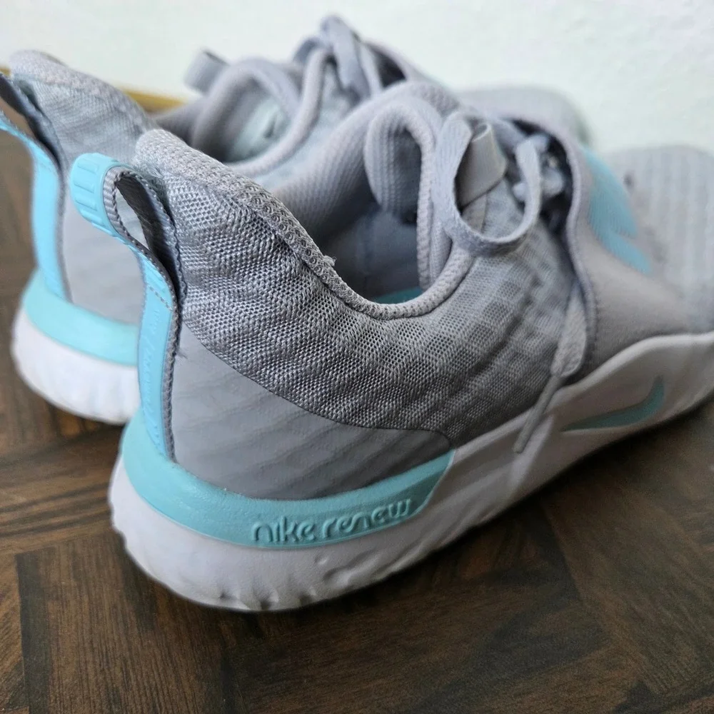 Nike Renew In-Season TR 9 Gray & Blue Womens size 7 Sneaker Running shoe‎